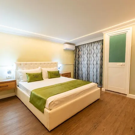 Bliss Boutique 4*